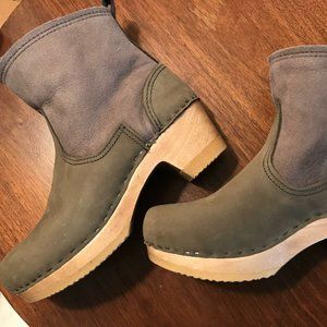 No. 6 5” Shearling Clog Boot Mid Heel Smoke Suede
